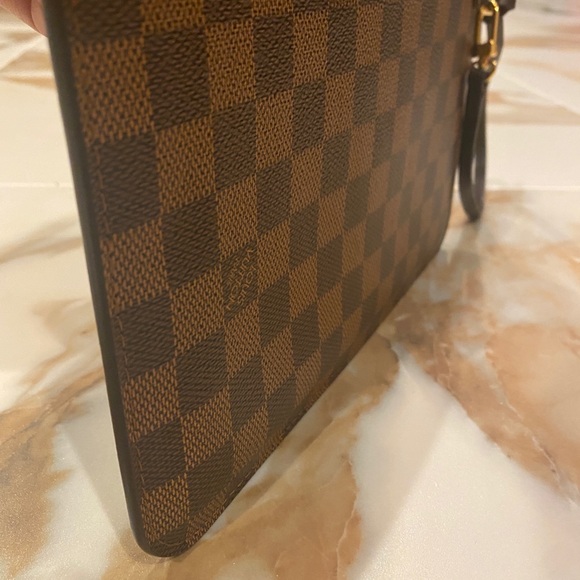 Louis Vuitton Neverfull Pochette MM - Picture 8 of 11